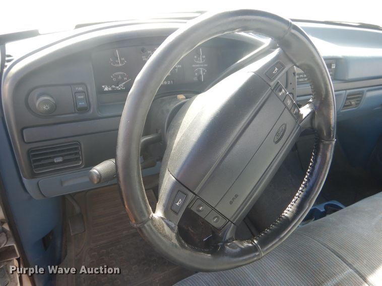 image for item FG9985 1996 Ford F150 XLT pickup truck