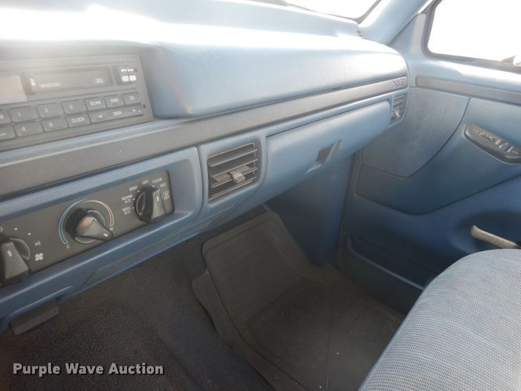 image for item FG9985 1996 Ford F150 XLT pickup truck