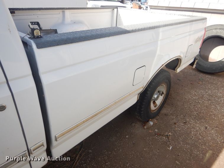image for item FG9985 1996 Ford F150 XLT pickup truck