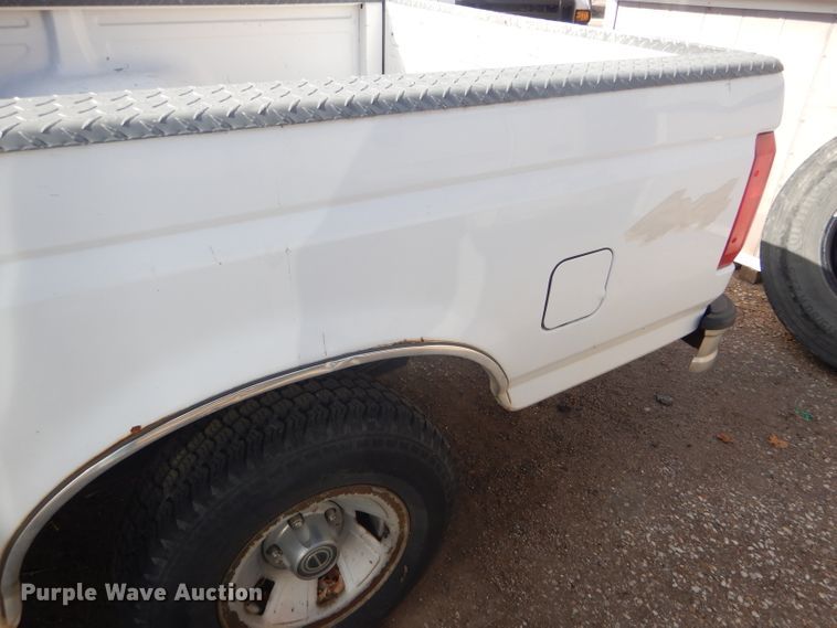 image for item FG9985 1996 Ford F150 XLT pickup truck