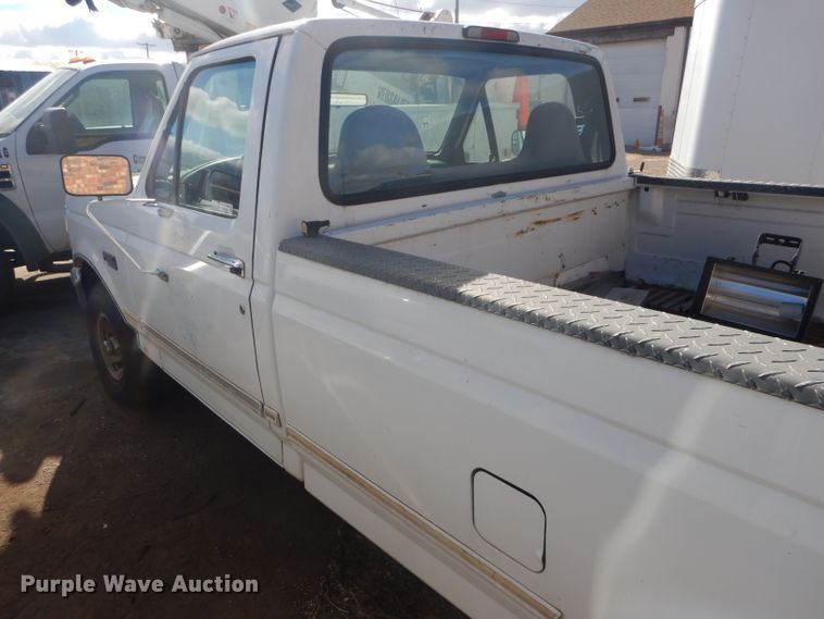 image for item FG9985 1996 Ford F150 XLT pickup truck