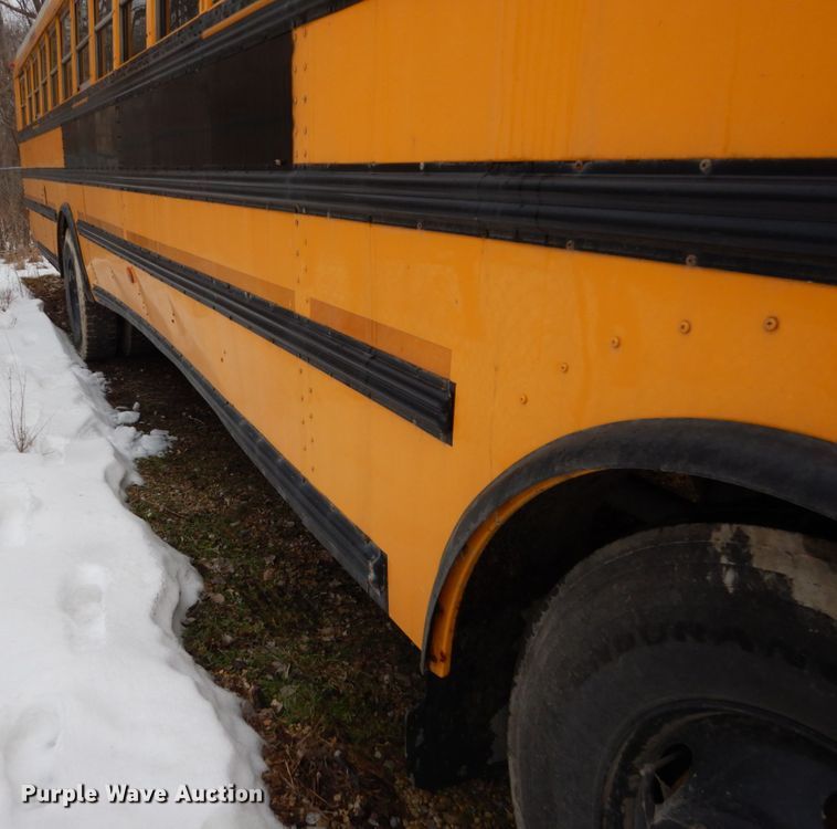 image for item FU9151 2005 Thomas Built MD3060 school bus