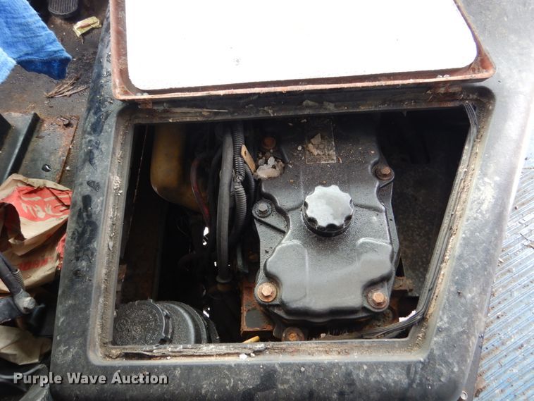 image for item FU9151 2005 Thomas Built MD3060 school bus