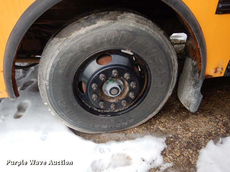 image for item FU9151 2005 Thomas Built MD3060 school bus