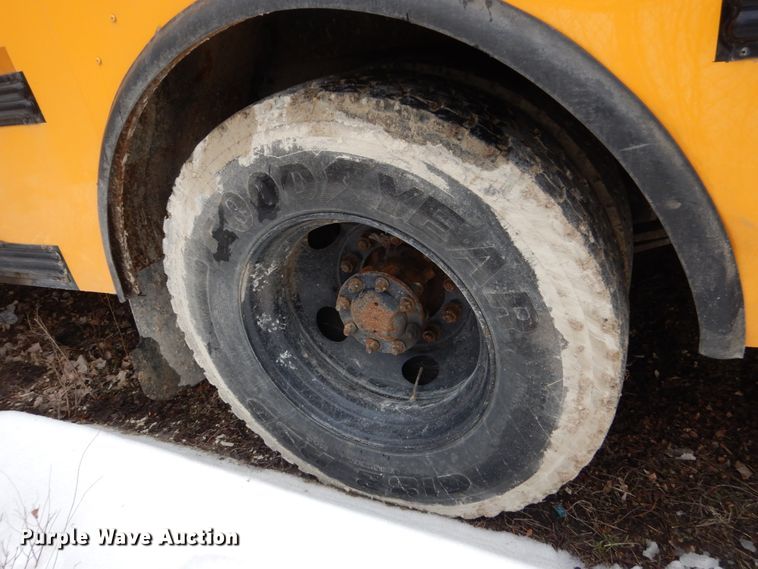 image for item FU9151 2005 Thomas Built MD3060 school bus