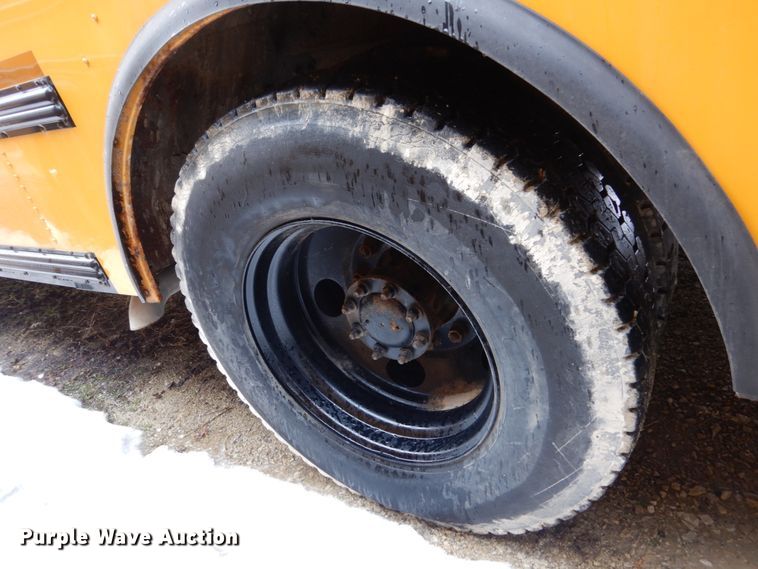 image for item FU9151 2005 Thomas Built MD3060 school bus