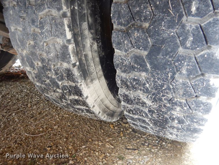 image for item FU9151 2005 Thomas Built MD3060 school bus