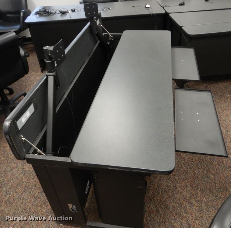 (10) computer desks in Des Moines, IA Item FU9152 sold Purple Wave
