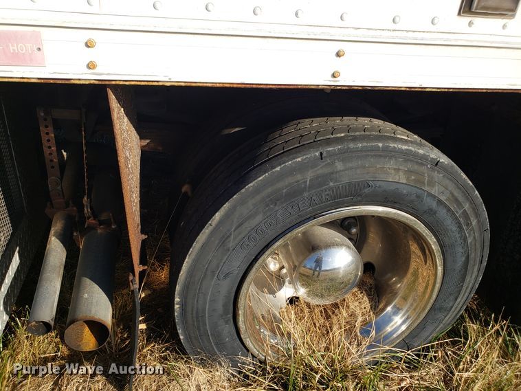 image for item GA9338 1998 Chevrolet C6500 command center truck