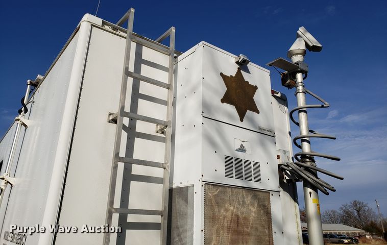 image for item GA9338 1998 Chevrolet C6500 command center truck