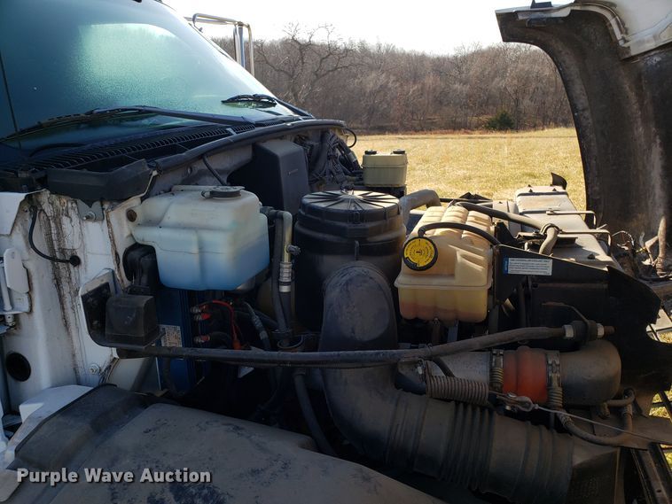 image for item GA9338 1998 Chevrolet C6500 command center truck