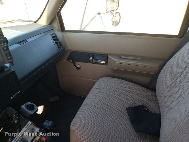 image for item GA9338 1998 Chevrolet C6500 command center truck
