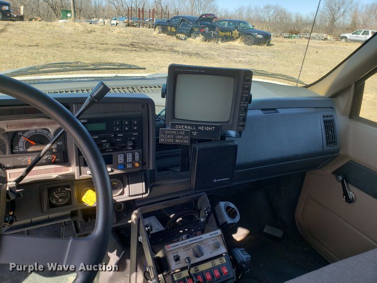 image for item GA9338 1998 Chevrolet C6500 command center truck