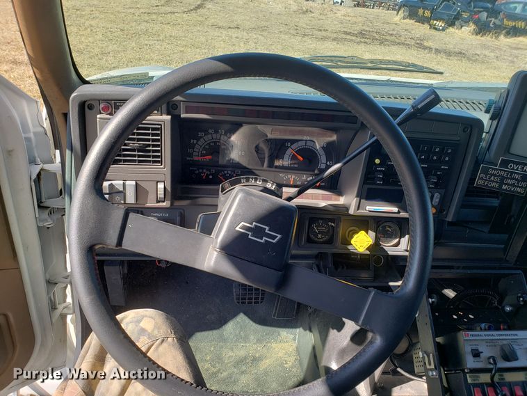 image for item GA9338 1998 Chevrolet C6500 command center truck