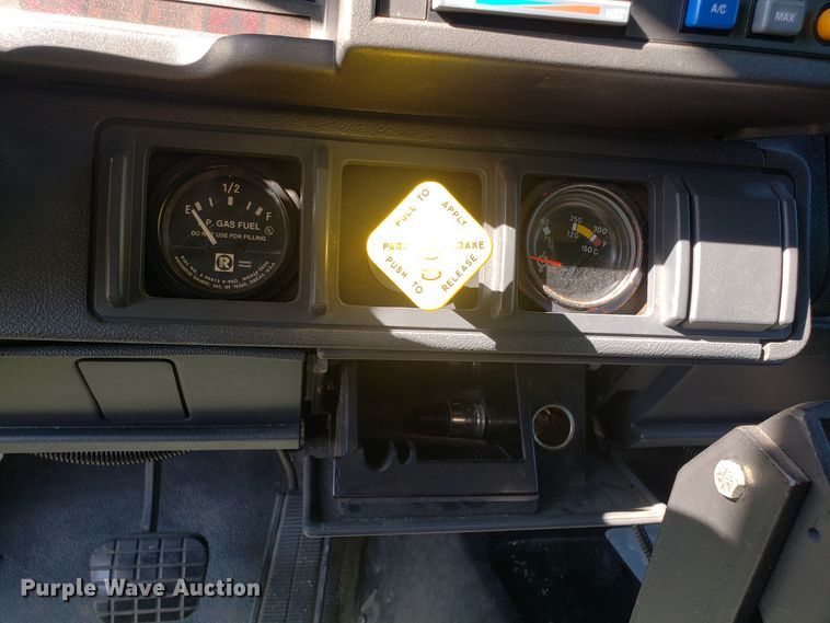 image for item GA9338 1998 Chevrolet C6500 command center truck