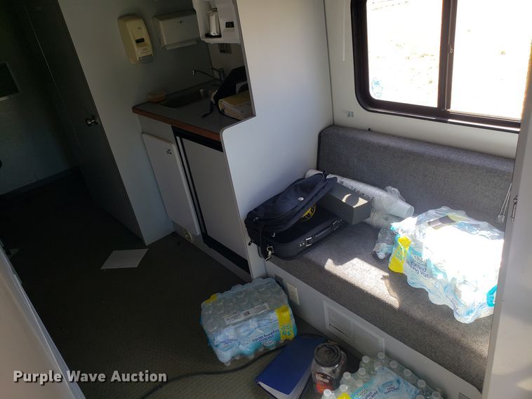 image for item GA9338 1998 Chevrolet C6500 command center truck