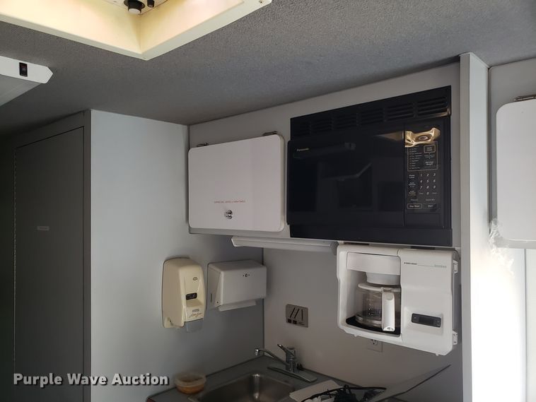 image for item GA9338 1998 Chevrolet C6500 command center truck