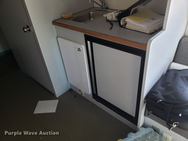 image for item GA9338 1998 Chevrolet C6500 command center truck