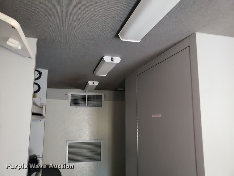 image for item GA9338 1998 Chevrolet C6500 command center truck