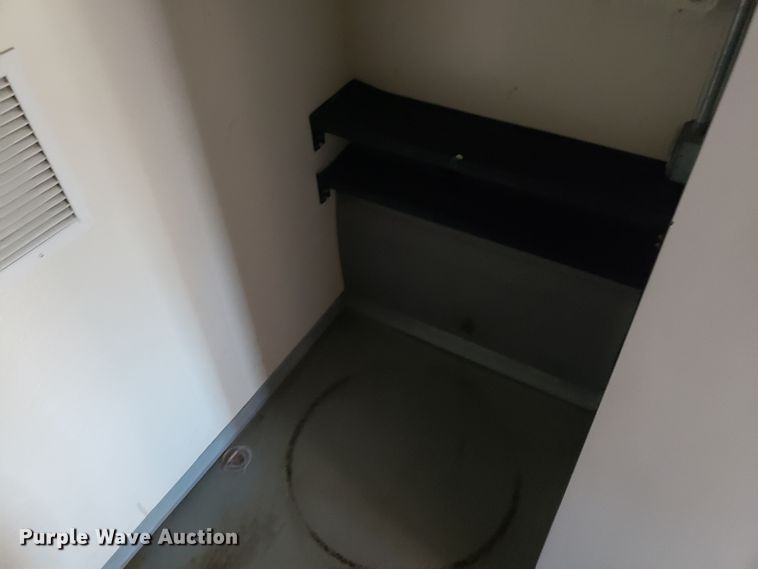 image for item GA9338 1998 Chevrolet C6500 command center truck