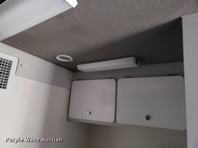 image for item GA9338 1998 Chevrolet C6500 command center truck