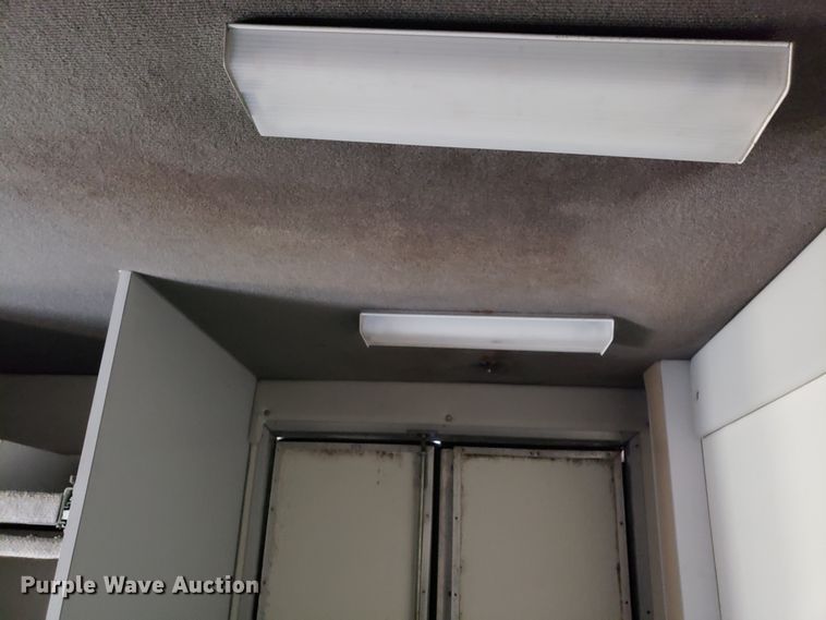 image for item GA9338 1998 Chevrolet C6500 command center truck