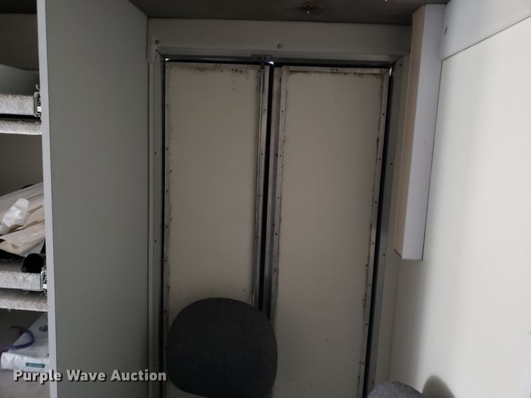 image for item GA9338 1998 Chevrolet C6500 command center truck