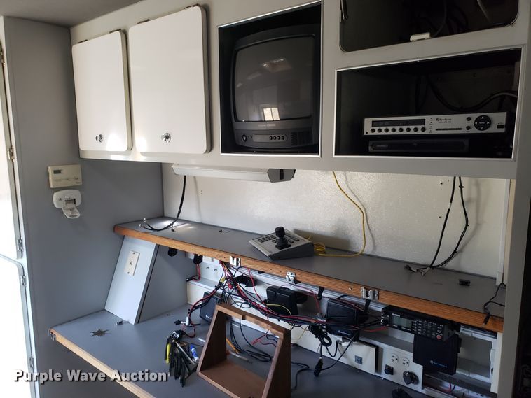 image for item GA9338 1998 Chevrolet C6500 command center truck