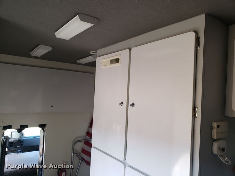 image for item GA9338 1998 Chevrolet C6500 command center truck