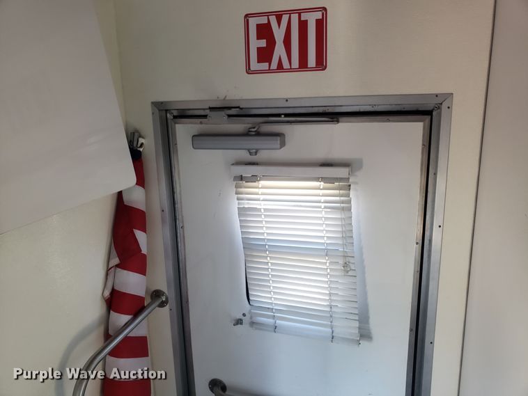 image for item GA9338 1998 Chevrolet C6500 command center truck