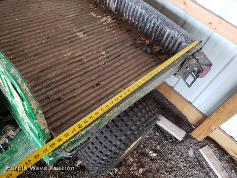 image for item GA9475 John Deere 4X2 Gator utility vehicle