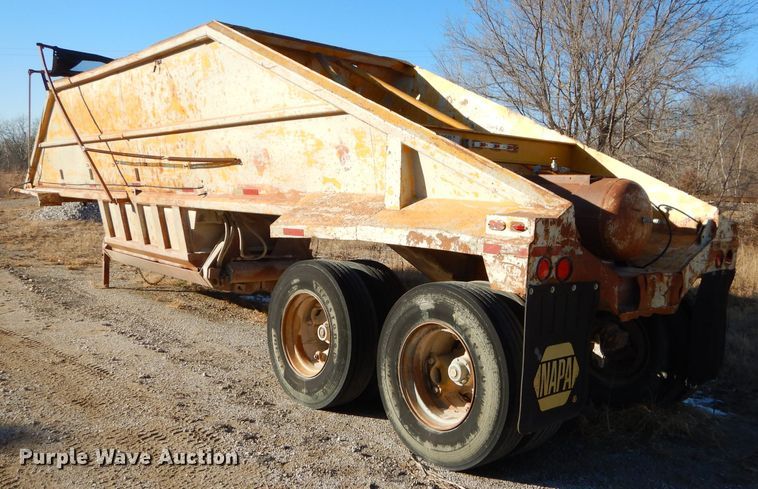 image for item GB9582 1976 Load bottom dump trailer