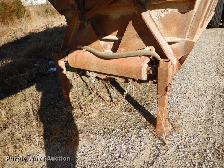 image for item GB9582 1976 Load bottom dump trailer