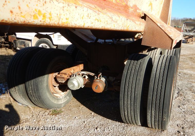 image for item GB9582 1976 Load bottom dump trailer