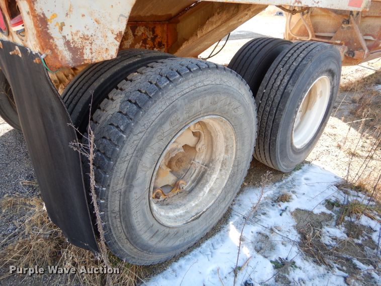 image for item GB9582 1976 Load bottom dump trailer