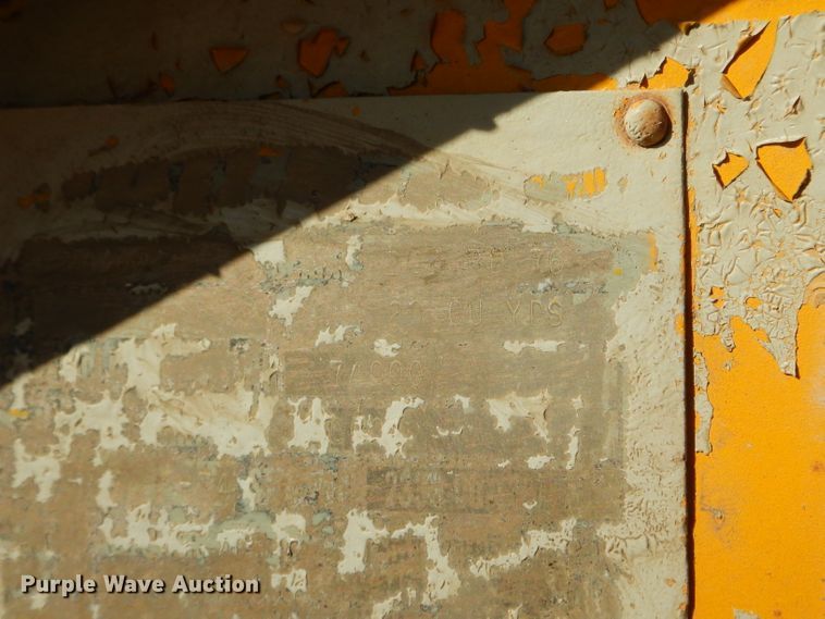 image for item GB9582 1976 Load bottom dump trailer