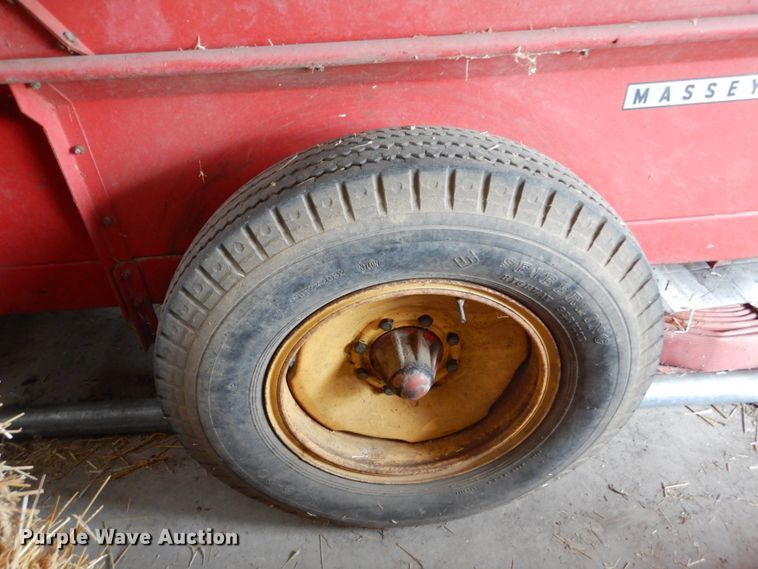 image for item GC9471 Massey-Ferguson 110 manure spreader