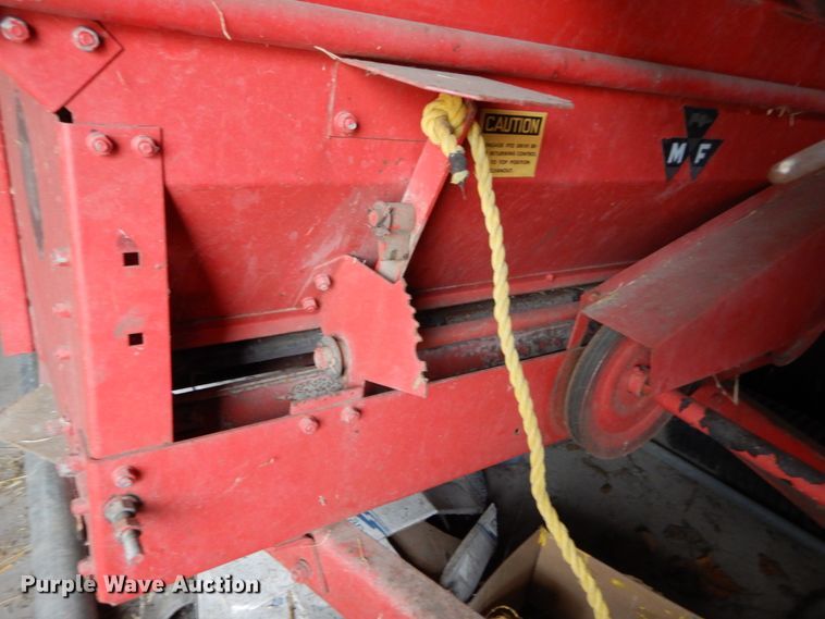 image for item GC9471 Massey-Ferguson 110 manure spreader
