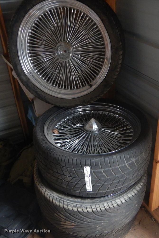 image for item GD9032 (4) 255/35ZR20 tires and wheels