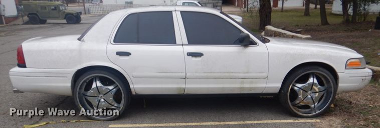 image for item GD9054 2004 Ford Crown Victoria Police Interceptor