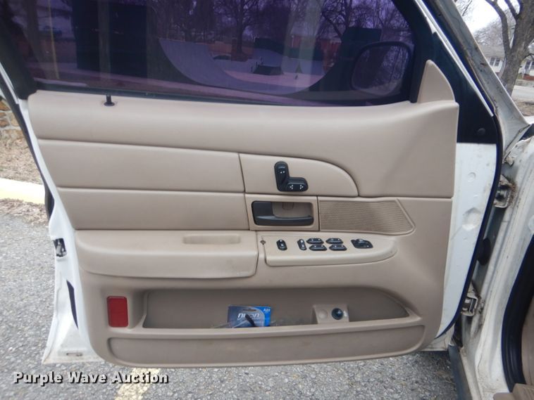 image for item GD9054 2004 Ford Crown Victoria Police Interceptor