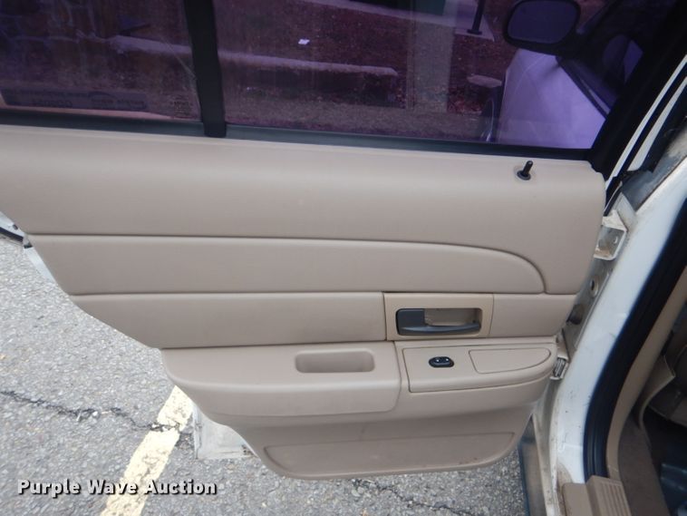 image for item GD9054 2004 Ford Crown Victoria Police Interceptor