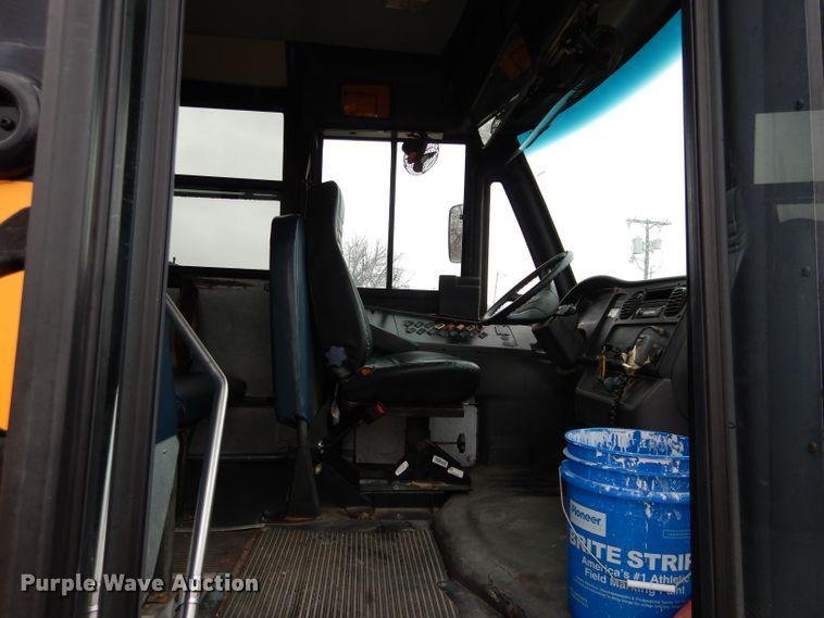 image for item GE9121 2007 Freightliner B2 Thomas school bus