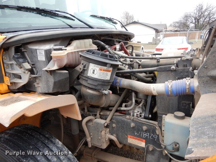 image for item GE9121 2007 Freightliner B2 Thomas school bus