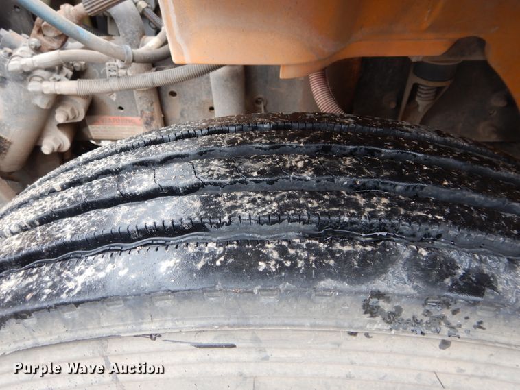 image for item GE9121 2007 Freightliner B2 Thomas school bus