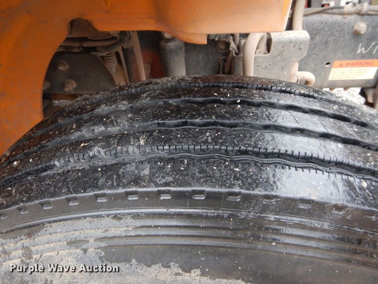 image for item GE9121 2007 Freightliner B2 Thomas school bus