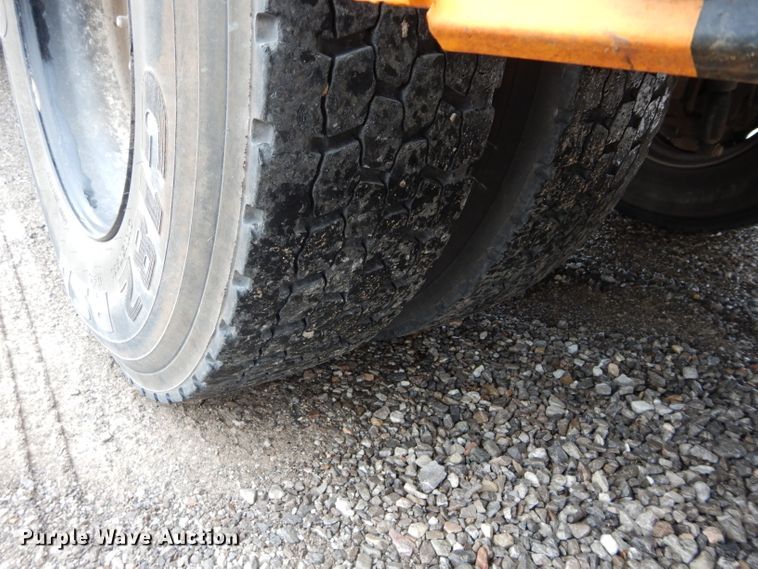 image for item GE9121 2007 Freightliner B2 Thomas school bus