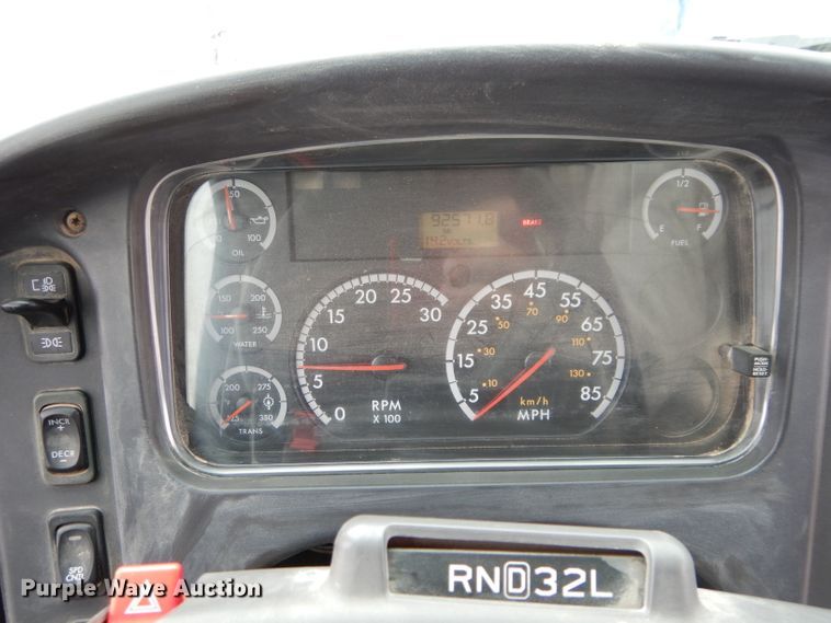 image for item GE9122 2007 Freightliner B2 Thomas school bus