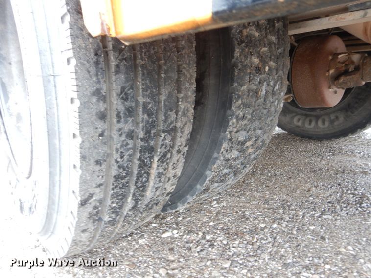 image for item GE9122 2007 Freightliner B2 Thomas school bus