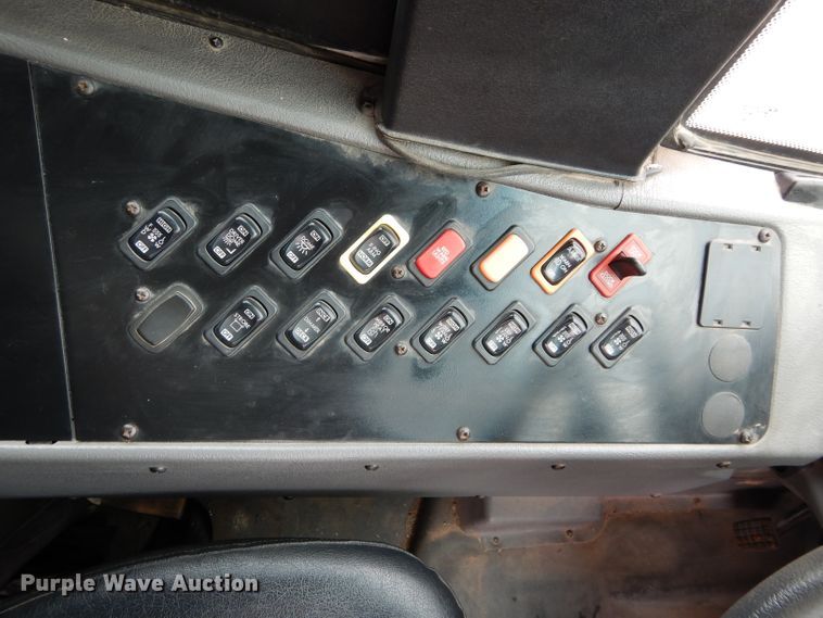 image for item GE9125 2007 Freightliner Thomas school bus